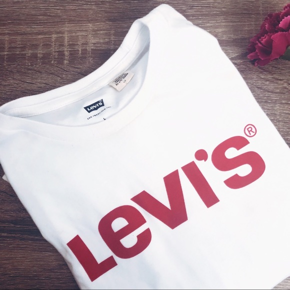 Levi's Tops - Levi’s Tee